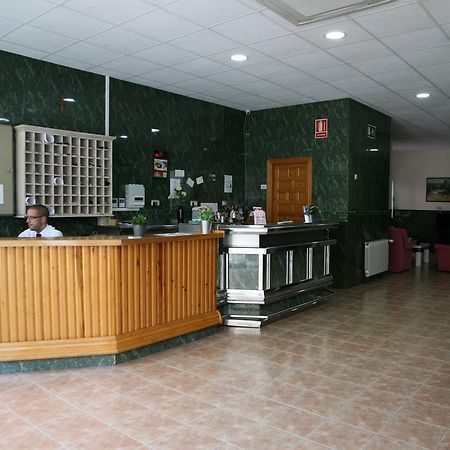 Hostal La Casa De Enfrente Малага Экстерьер фото