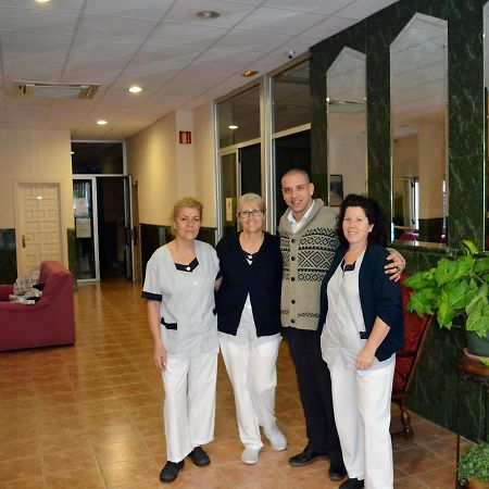 Hostal La Casa De Enfrente Малага Экстерьер фото