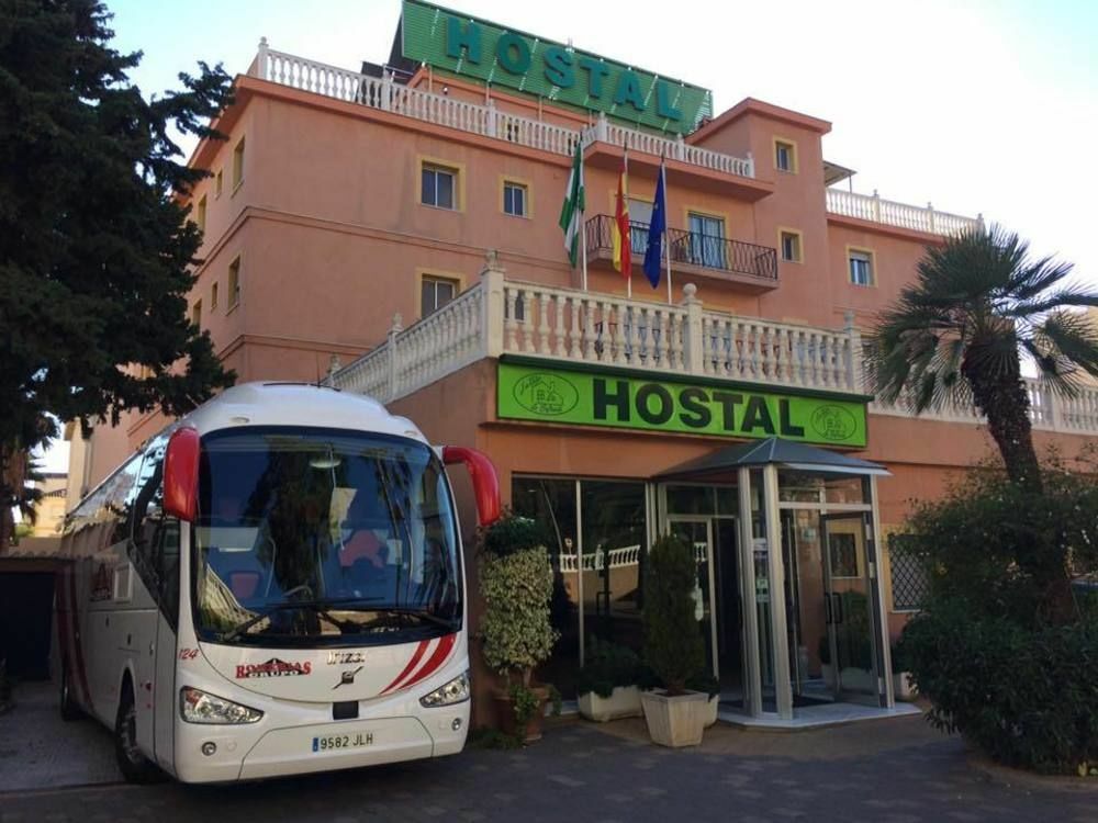 Hostal La Casa De Enfrente Малага Экстерьер фото